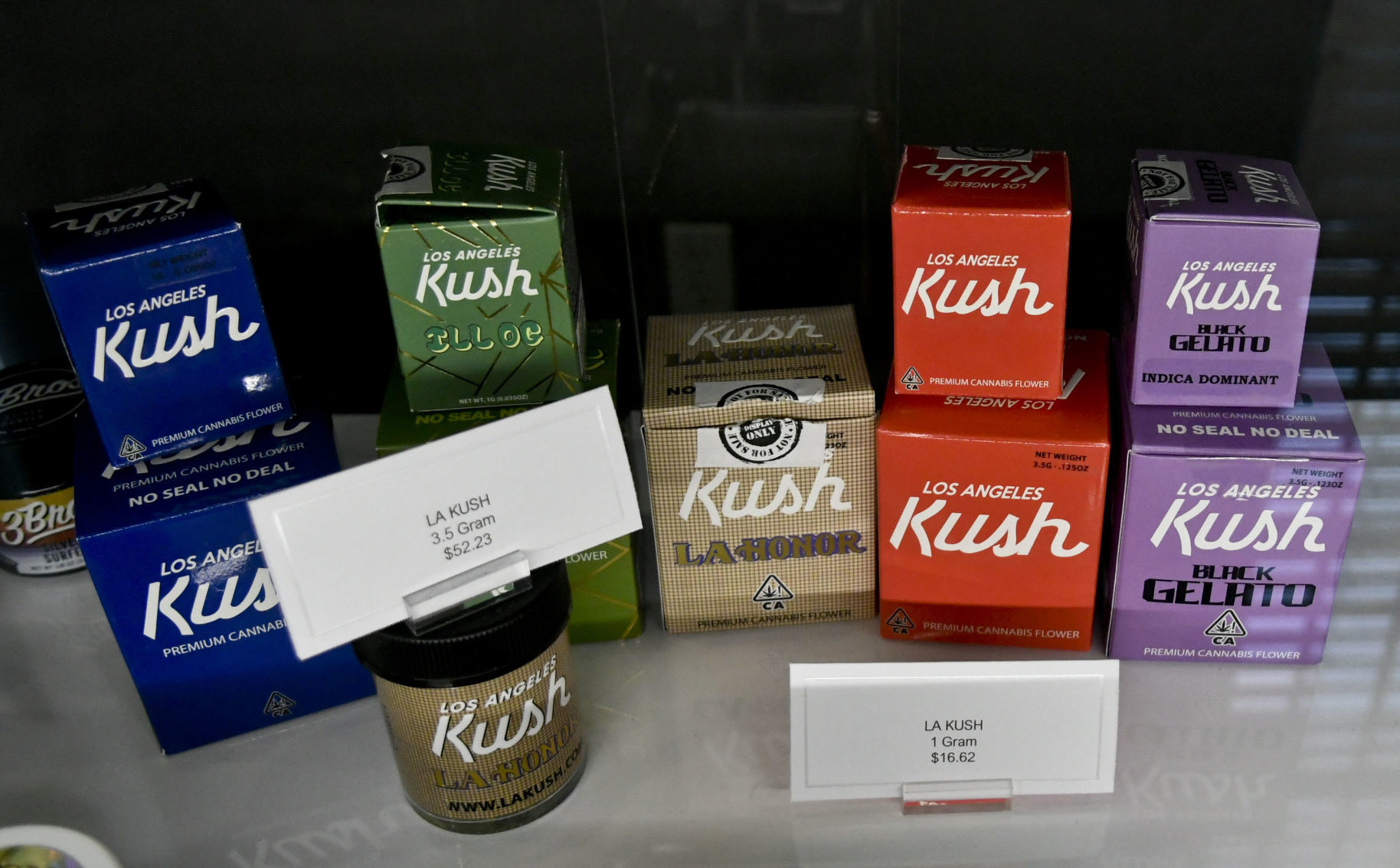 083019 Greenhouse dispensary 08.jpg